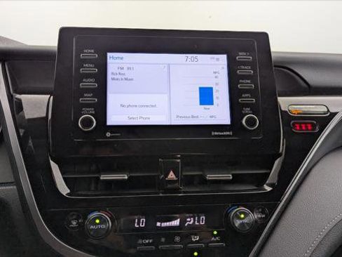 Used 2024 Toyota Camry SE image 27