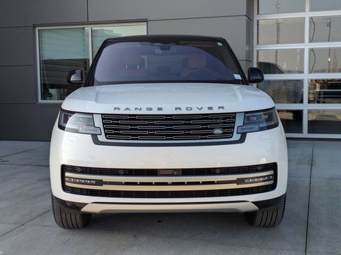 Used 2023 Land Rover Range Rover SE image 2
