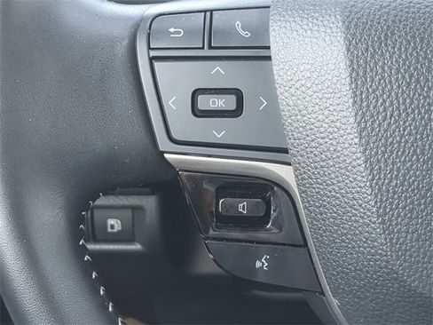 Certified 2025 Toyota Camry SE w/ Convenience Package image 22