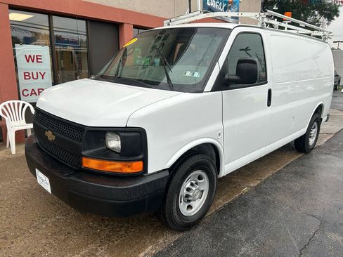 Used 2012 Chevrolet Express 2500 RWD image 2