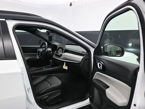 New 2026 Jeep Compass Limited w/ Sun, Sound & Navigation Group AWD/4WD image 33