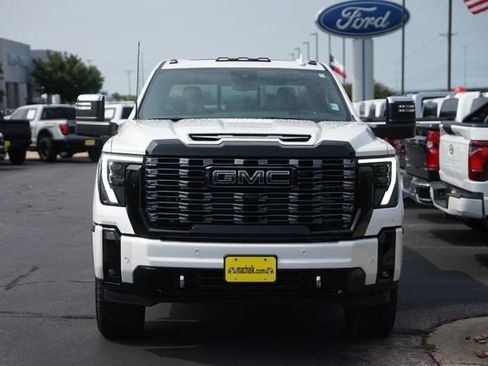 Used 2025 GMC Sierra 2500 Denali Ultimate AWD/4WD image 3