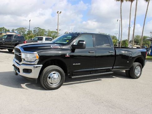 Used 2024 RAM 3500 Big Horn AWD/4WD image 5