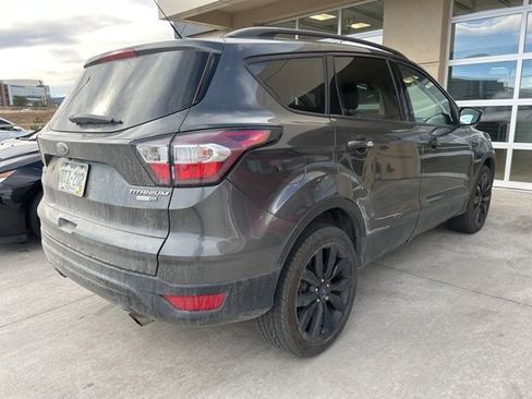 Used 2017 Ford Escape Titanium image 3