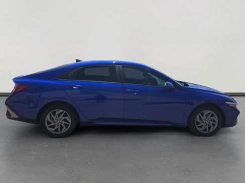 Used 2024 Hyundai Elantra SEL FWD image 6