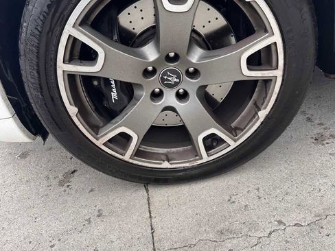 Used 2023 Maserati Levante Modena image 9