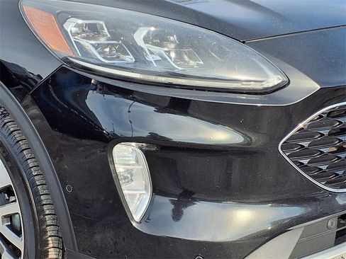 Used 2020 Ford Escape Titanium image 29