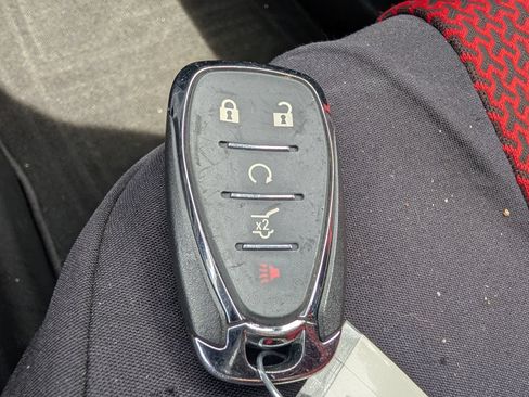 Used 2019 Chevrolet Equinox LT FWD image 16
