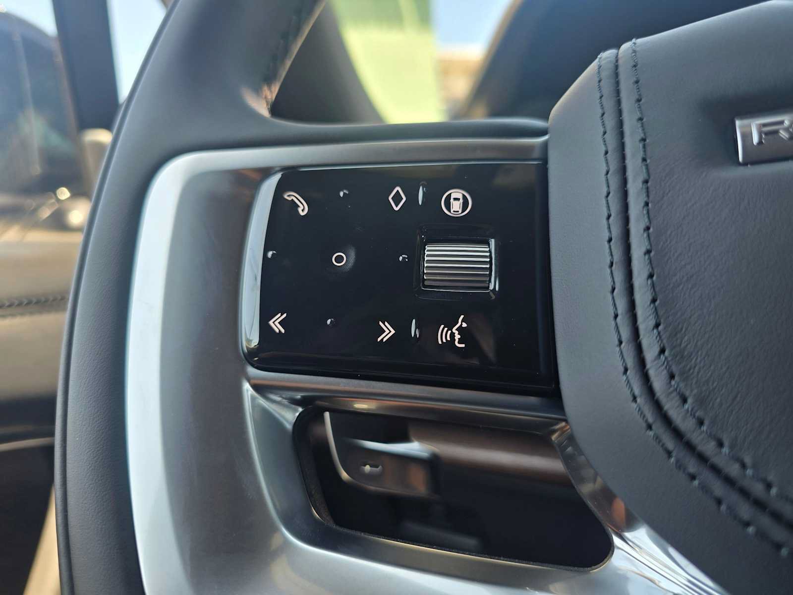 New 2026 Land Rover Range Rover SE AWD/4WD image 33