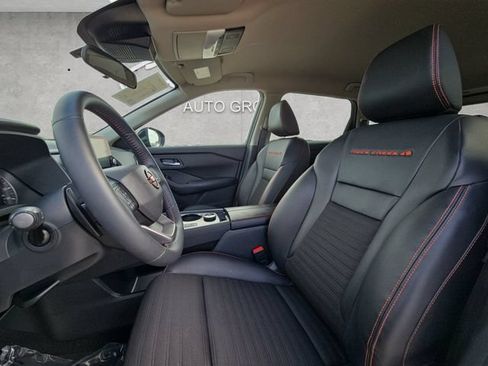 Used 2025 Nissan Rogue SV AWD/4WD image 19