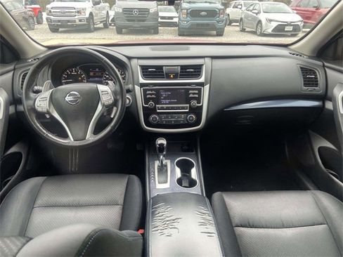 Used 2018 Nissan Altima 2.5 SR image 13