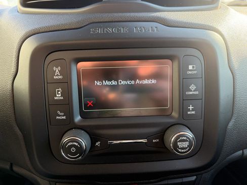 Used 2015 Jeep Renegade Latitude w/ Popular Equipment Group image 33