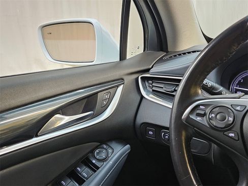 Used 2020 Buick Enclave Essence image 34