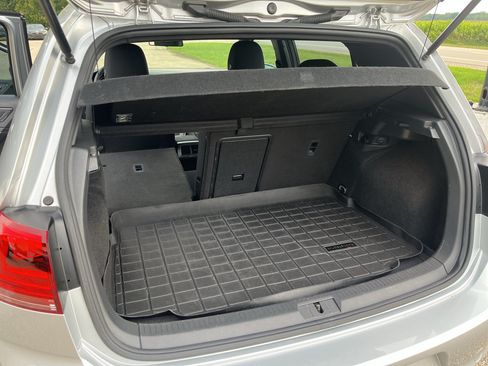 Used 2016 Volkswagen Golf 4-Door FWD image 34