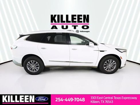Used 2024 Buick Enclave Premium image 9