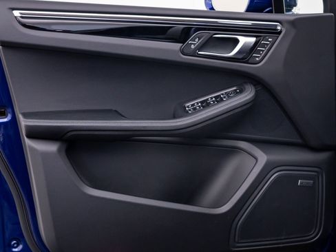 Certified 2026 Porsche Macan AWD/4WD image 14