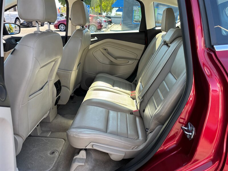 Used 2016 Ford C-MAX SEL w/ Equipment Group 302A FWD image 9