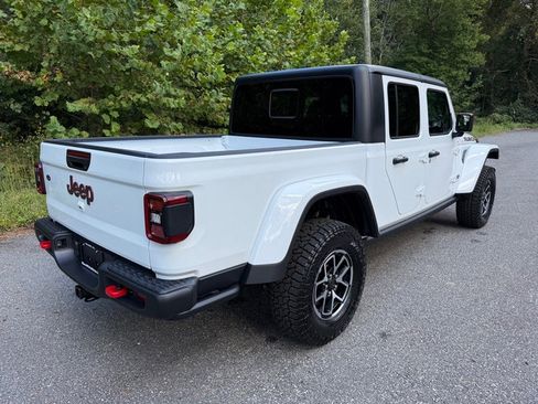 New 2025 Jeep Gladiator Rubicon image 7