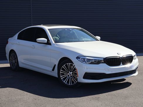 Used 2020 BMW 530e w/ Convenience Package RWD image 7