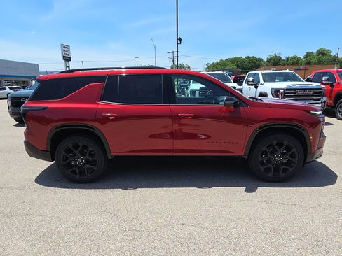 New 2026 Chevrolet Traverse RS FWD image 9