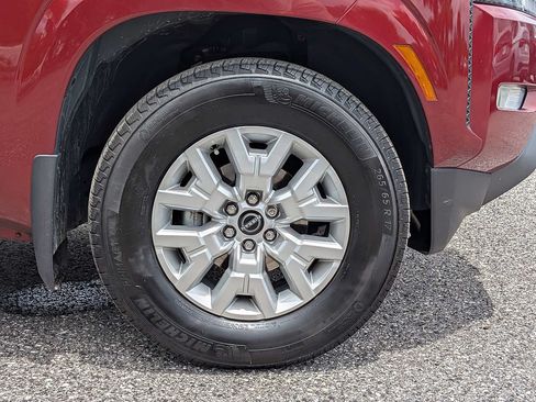 Used 2024 Nissan Frontier SV w/ SV Convenience Package RWD image 11