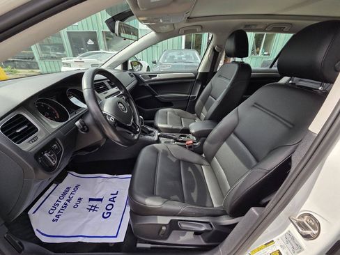 Used 2017 Volkswagen Golf SE FWD image 19