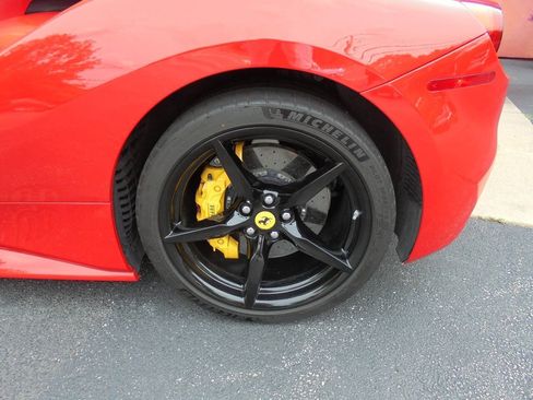 Used 2017 Ferrari 488 GTB RWD image 33