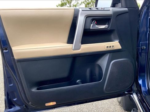 Used 2015 Toyota 4Runner Limited image 20