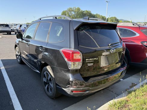 Used 2017 Subaru Forester 2.5i Premium AWD/4WD image 4