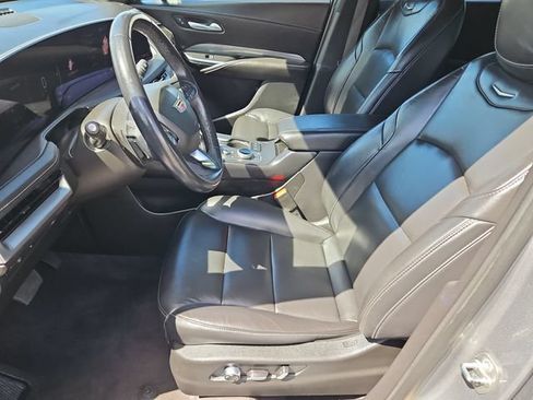 Used 2024 Cadillac XT4 Premium Luxury FWD image 12