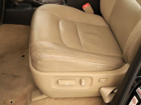 Used 2011 Toyota Land Cruiser w/ Upgrade Pkg AWD/4WD image 23