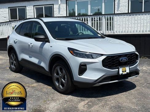Used 2025 Ford Escape ST-Line AWD/4WD image 3