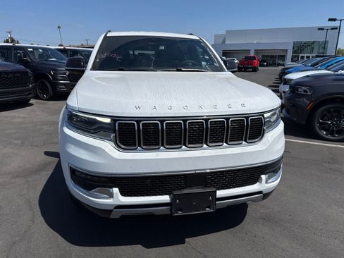 Used 2024 Jeep Wagoneer Series II w/ Flexible Seating Group AWD/4WD image 7