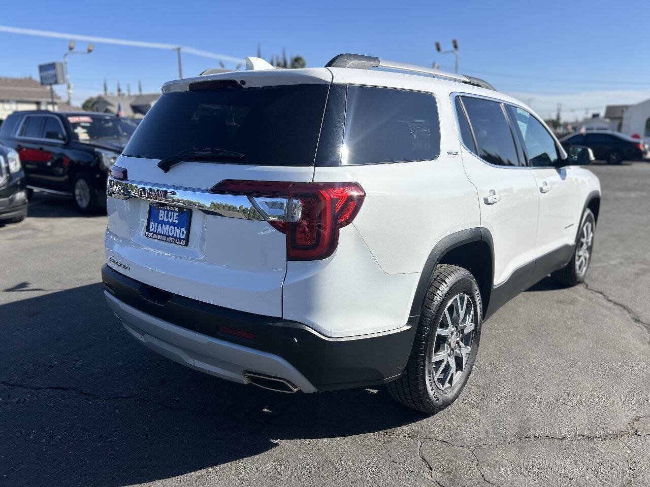 Used 2023 GMC Acadia SLT FWD image 7