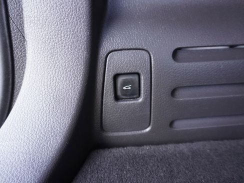 Used 2013 Ford Edge Limited image 27