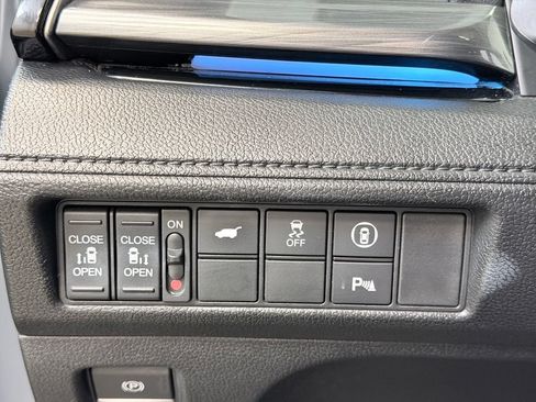 Used 2023 Honda Odyssey Elite image 45