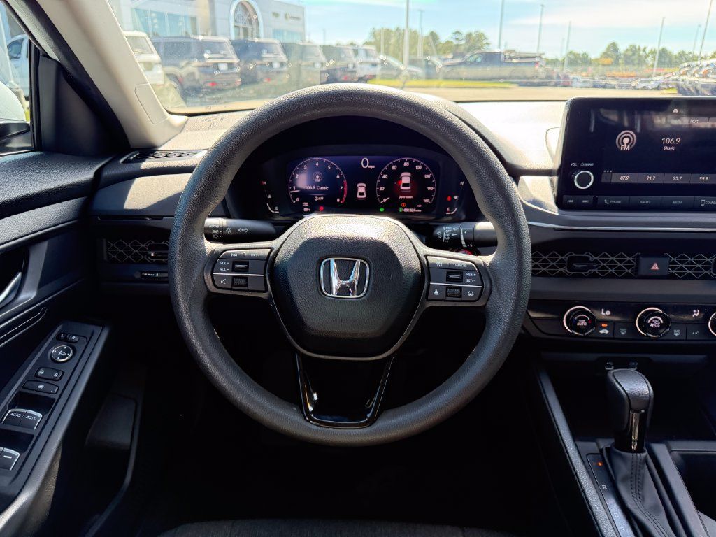 Used 2025 Honda Accord LX image 9