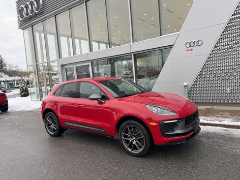 Used 2025 Porsche Macan Turbo image 9