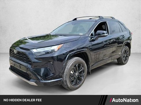 Used 2025 Toyota RAV4 SE w/ Convenience Package AWD/4WD image 1