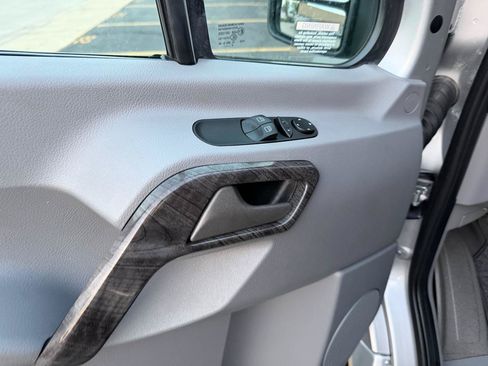 Used 2017 Mercedes-Benz Sprinter 3500 image 32