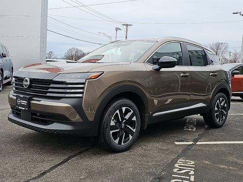 New 2026 Nissan Kicks SV w/ SV Premium Package image 2