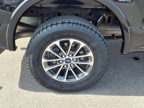 Used 2018 Ford F150 XLT w/ Equipment Group 302A Luxury image 26