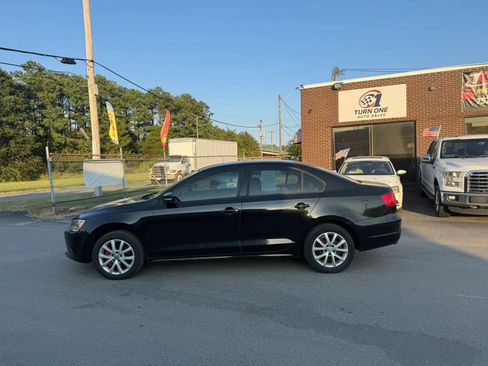 Used 2012 Volkswagen Jetta SE FWD image 2