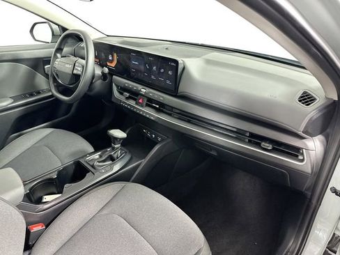 Used 2025 Kia K4 FWD image 28