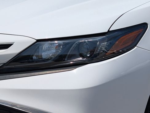 Used 2022 Toyota Camry SE w/ Audio Upgrade Package FWD image 16