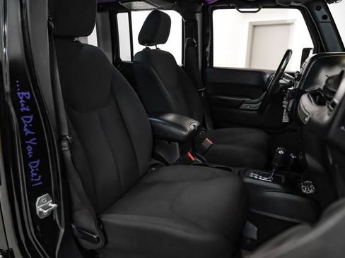 Used 2016 Jeep Wrangler Unlimited Sport image 32