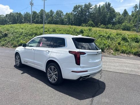 Used 2023 Cadillac XT6 Premium Luxury w/ Technology Package AWD/4WD image 7