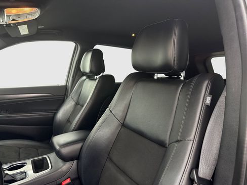 Used 2022 Jeep Grand Cherokee Laredo X RWD image 15