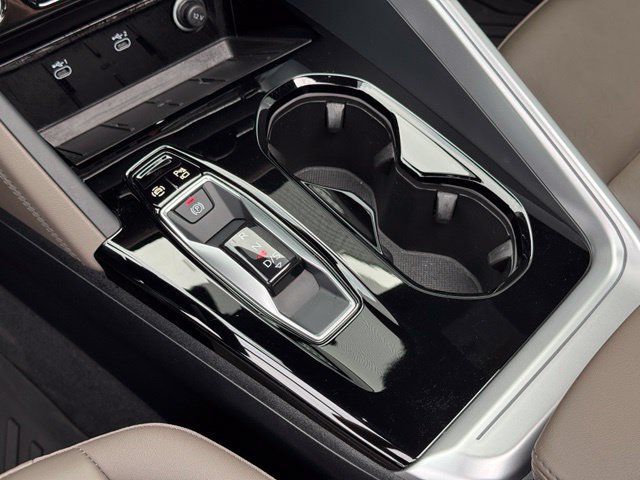 Certified 2025 Audi Q5 Premium w/ Convenience Package AWD/4WD image 14