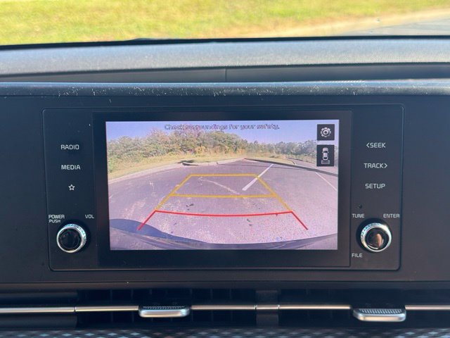 Used 2022 Kia Carnival LX FWD image 26